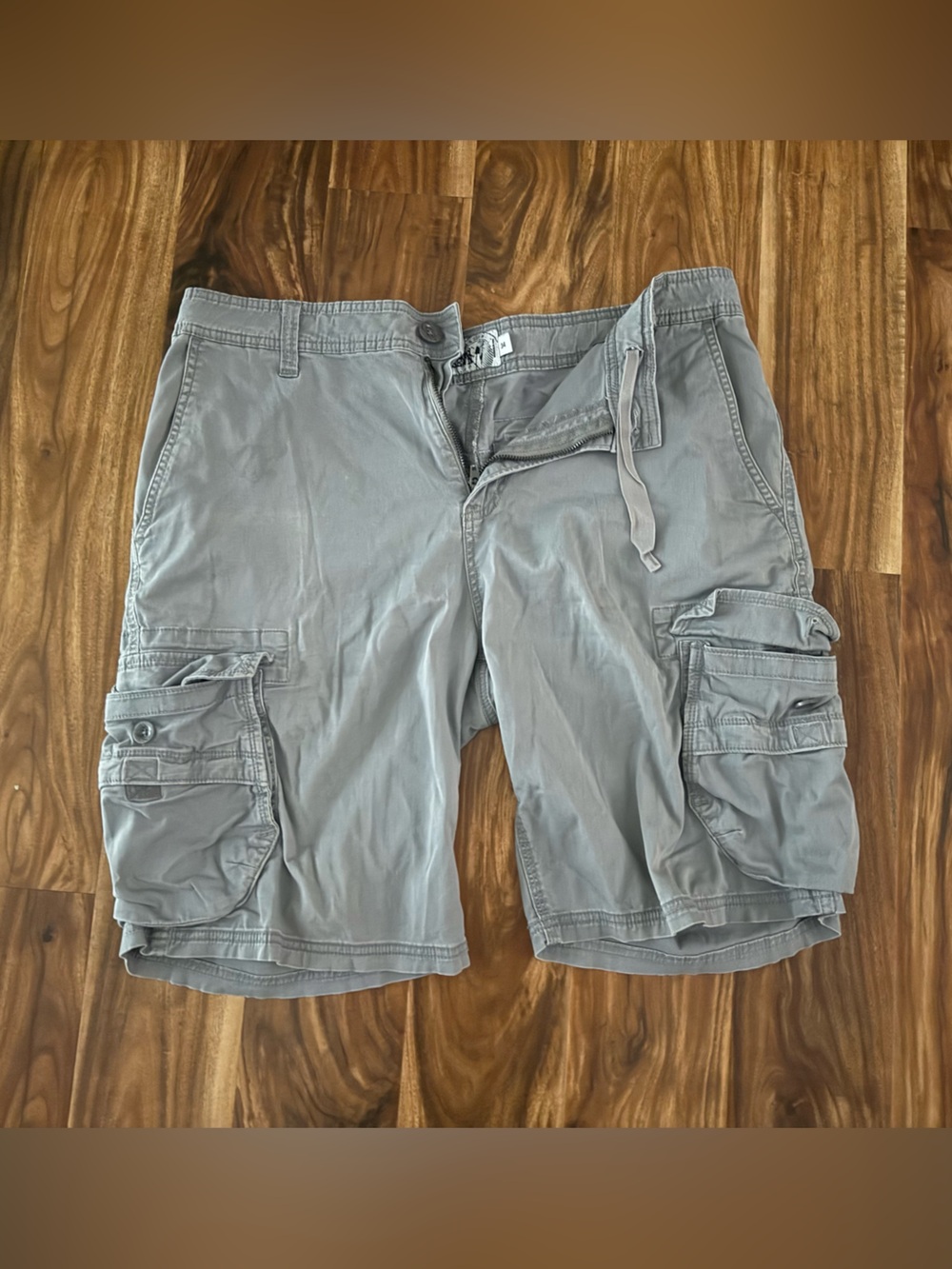 Salt Life Men's Light Gray Cargo Shorts